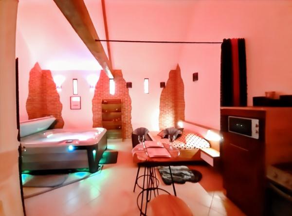 Saint-Pol-sur-Ternoise (62130) Ferme authentiques et 6 gîtes sur 1.5 hectares (terrain constructible)