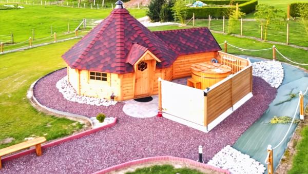 Saint-Pol-sur-Ternoise (62130) Ferme authentiques et 6 gîtes sur 1.5 hectares (terrain constructible)