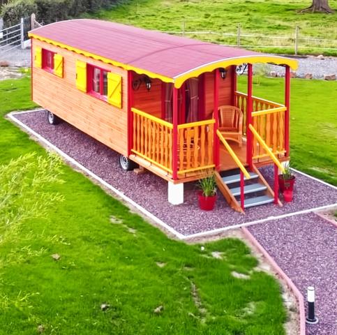 Saint-Pol-sur-Ternoise (62130) Ferme authentiques et 6 gîtes sur 1.5 hectares (terrain constructible)