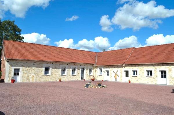 Saint-Pol-sur-Ternoise (62130) Ferme authentiques et 6 gîtes sur 1.5 hectares (terrain constructible)