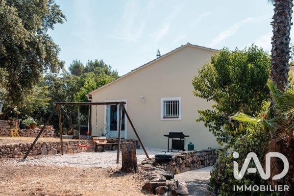 Maison à vendre 5 pièces 206 m² Cuers