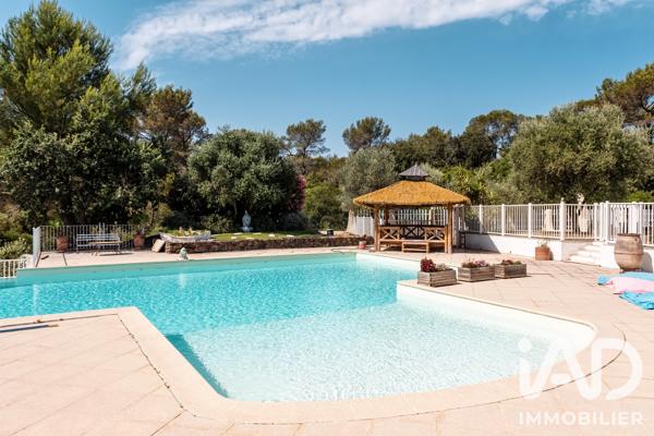Maison à vendre 5 pièces 206 m² Cuers