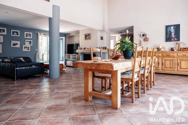 Maison à vendre 5 pièces 206 m² Cuers