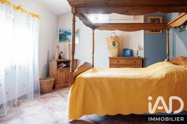 Maison à vendre 5 pièces 206 m² Cuers