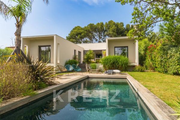 Villa contemporaine sur les hauteurs