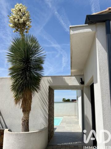 Maison à vendre 5 pièces 132 m² Saint-Cyr-sur-Mer