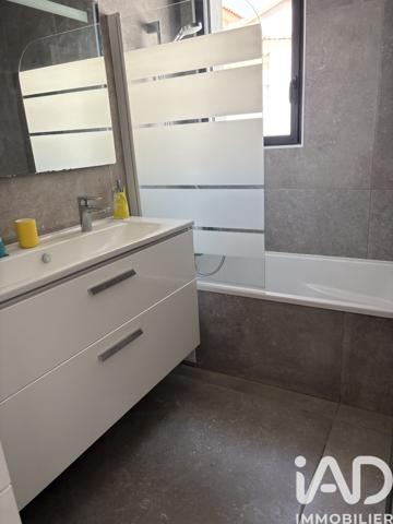 Maison à vendre 5 pièces 132 m² Saint-Cyr-sur-Mer