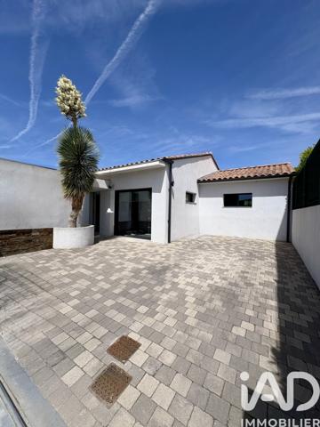 Maison à vendre 5 pièces 132 m² Saint-Cyr-sur-Mer