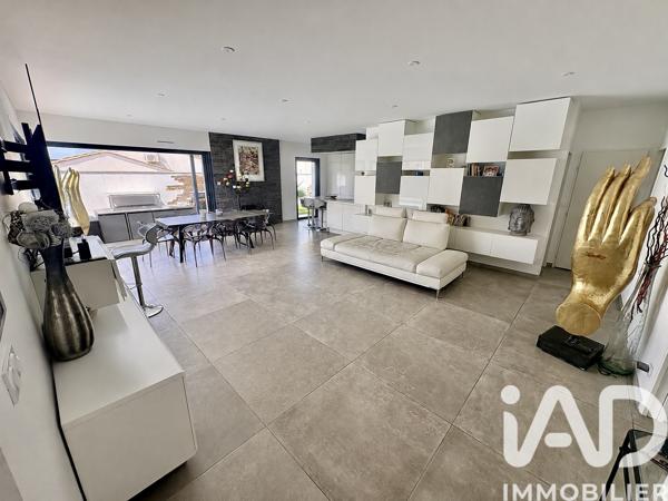 Maison à vendre 5 pièces 132 m² Saint-Cyr-sur-Mer