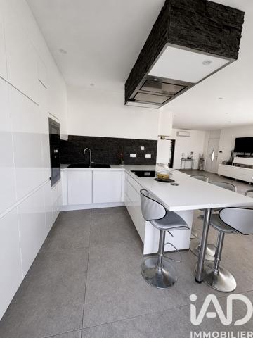 Maison à vendre 5 pièces 132 m² Saint-Cyr-sur-Mer