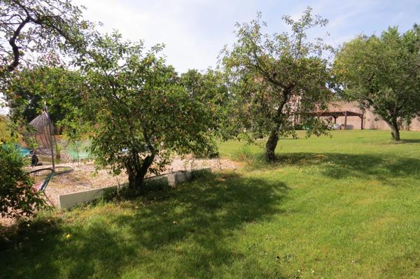 Prieuré de caractère  7 pièces proche Blois   vue dominante  3 minutes du lac , du golf , idéal maison secondaire