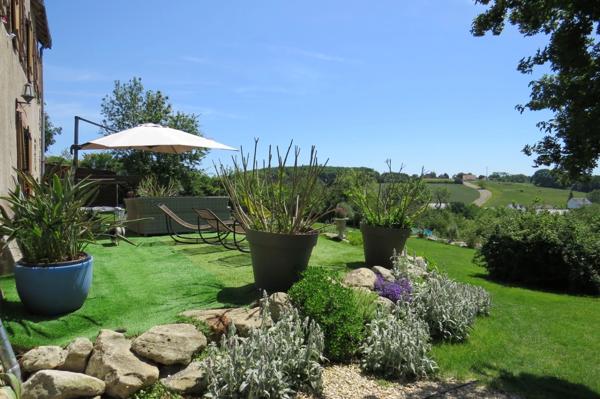 Prieuré de caractère  7 pièces proche Blois   vue dominante  3 minutes du lac , du golf , idéal maison secondaire