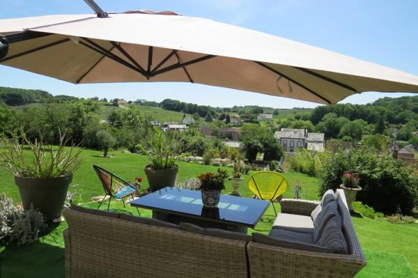 Prieuré de caractère  7 pièces proche Blois   vue dominante  3 minutes du lac , du golf , idéal maison secondaire
