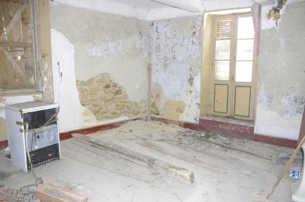 Maison à vendre 8 pièces AIGNAN (32) d'une surface de 250 m² +105 m² espace commercial ou autre.