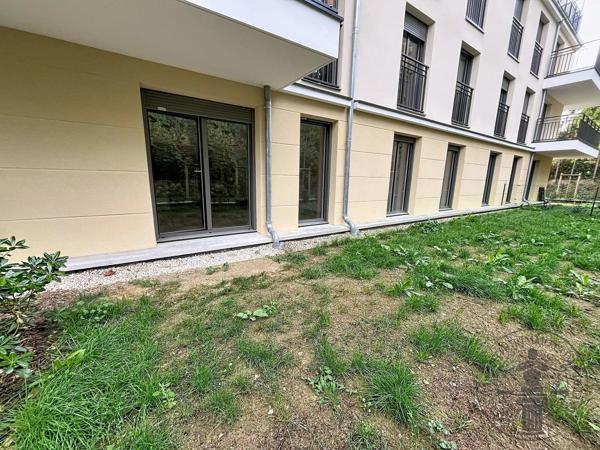 Vente                                                      Appartement
                        
                     5 pièces                      87 m2                     à Dourdan