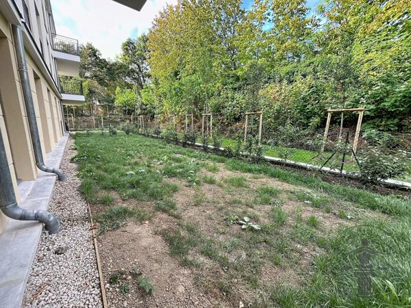Vente                                                      Appartement
                        
                     5 pièces                      87 m2                     à Dourdan