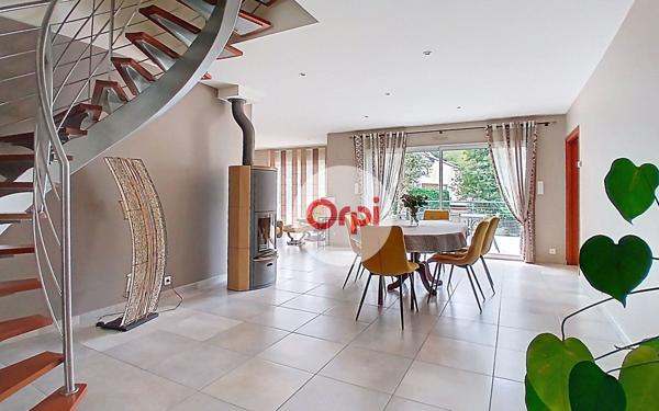 Maison à vendre    5 pièces •  Elven