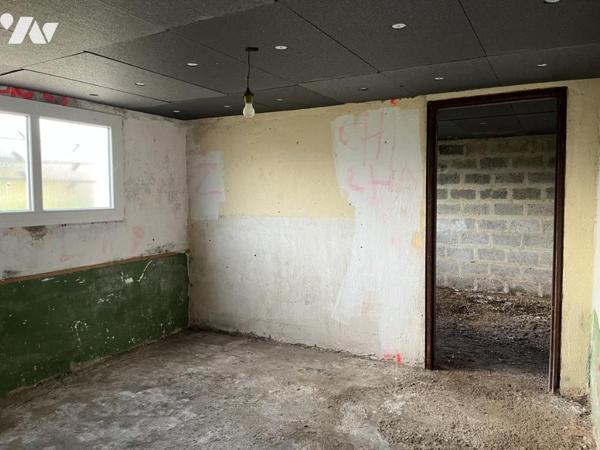 Maison 4 pièces élevée sur sous-sol complet