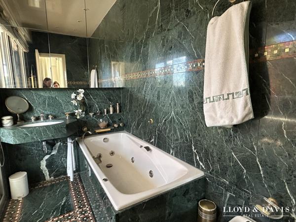 VENTE VIAGER OCCUPE DANS UNE RESIDENCE GRAND STANDING