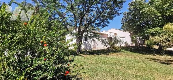 Maison à Vendre à Mouriès (13890) en Bouches-du-Rhône (13)

Découvrez cette maison spacieuse ...