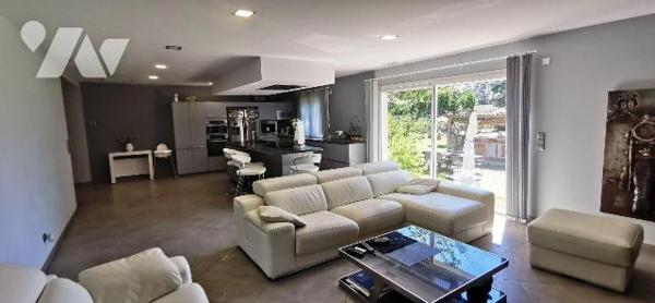 Maison à Vendre à Mouriès (13890) en Bouches-du-Rhône (13)

Découvrez cette maison spacieuse ...