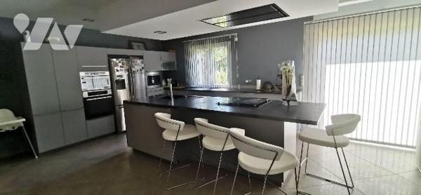 Maison à Vendre à Mouriès (13890) en Bouches-du-Rhône (13)

Découvrez cette maison spacieuse ...