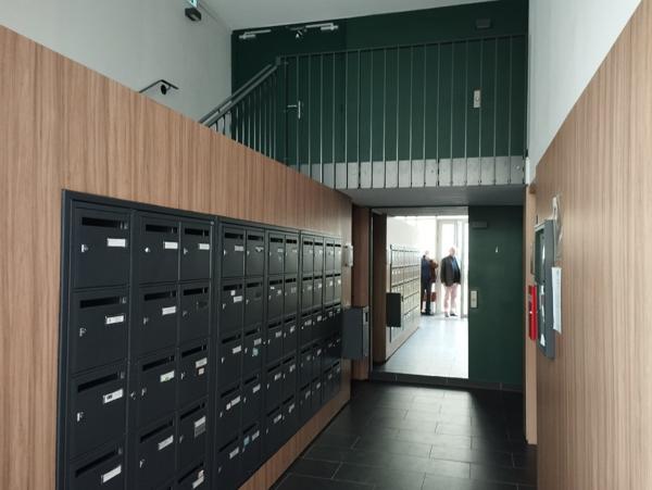 ESPACE  BUREAU/COMMERCE