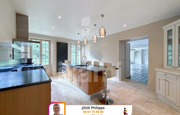 Maison 9 pièces de 224 m2 à Collemiers (89100)