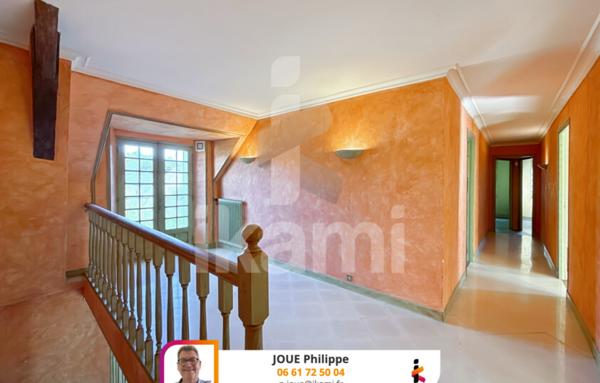 Maison 9 pièces de 224 m2 à Collemiers (89100)