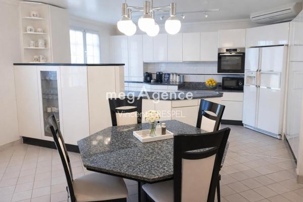 Maison à LA FLECHE, 72200 - 10 pièces 283m²