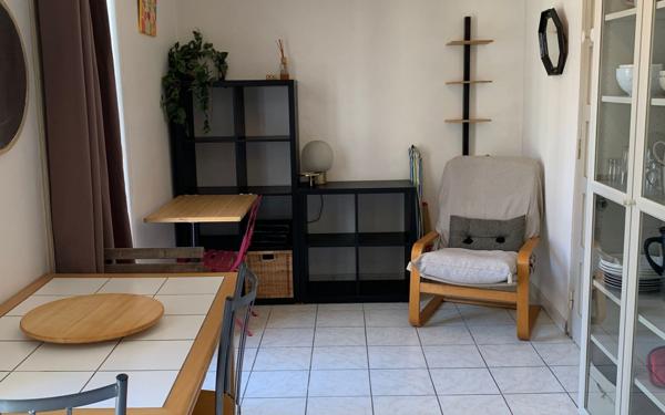 Appartement à louer    1 pièce •  Sète