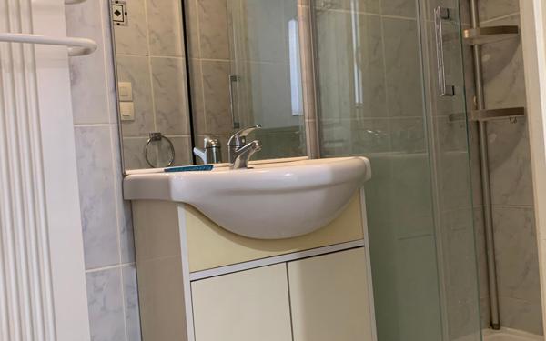 Appartement à louer    1 pièce •  Sète