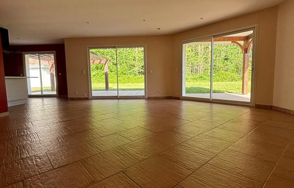 SOUS COMPROMIS Maison de Charme à Salles, 110 m2, 5 Pièces, Parcelle de 2500 m2, Proche Centre-Ville