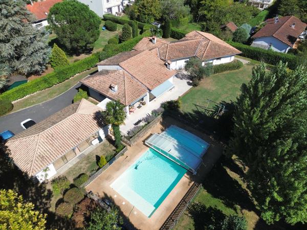 Maison à MAZAMET, 81200 - 6 pièces 227m²