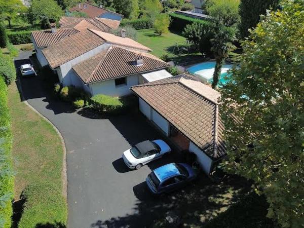 Maison à MAZAMET, 81200 - 6 pièces 227m²