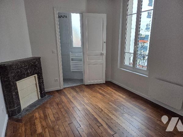 Villejuif Léo Lagrange 2 Pièces :  entrée, cuisine, séjour, chambre, salle d'eau, WC. DPE EN C.