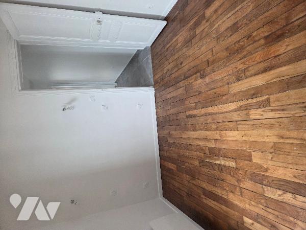 Villejuif Léo Lagrange 2 Pièces :  entrée, cuisine, séjour, chambre, salle d'eau, WC. DPE EN C.