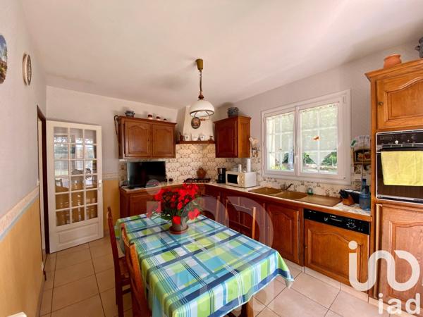 Maison de campagne 5 pièces de 130 m² à Étaules (17750)