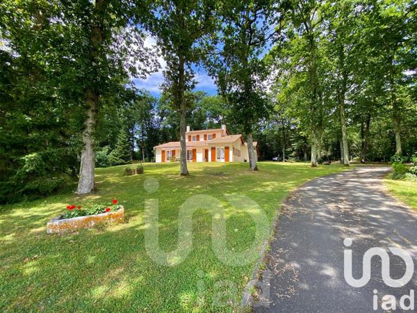 Maison de campagne 5 pièces de 130 m² à Étaules (17750)