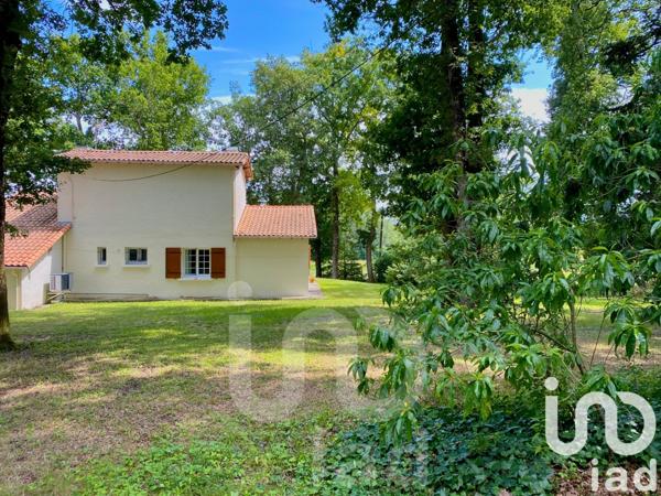 Maison de campagne 5 pièces de 130 m² à Étaules (17750)