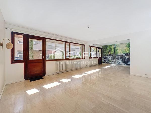 Superbe appartement avec terrasse et stationnement quartier Sainte-Thérèse