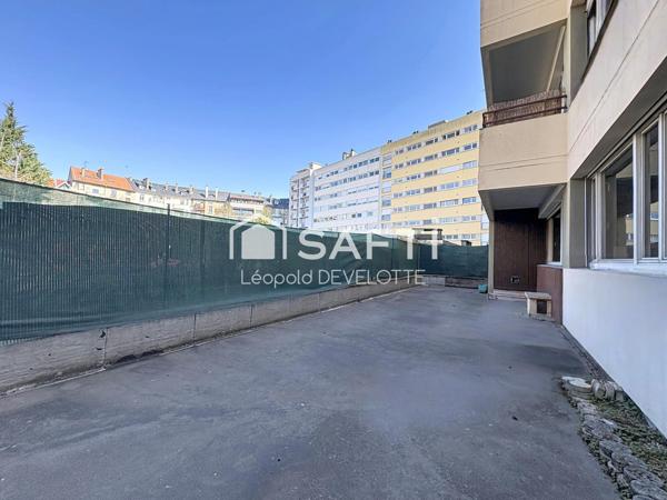 Superbe appartement avec terrasse et stationnement quartier Sainte-Thérèse