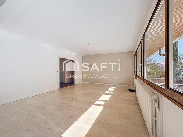 Superbe appartement avec terrasse et stationnement quartier Sainte-Thérèse