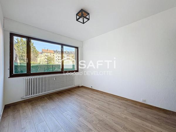Superbe appartement avec terrasse et stationnement quartier Sainte-Thérèse