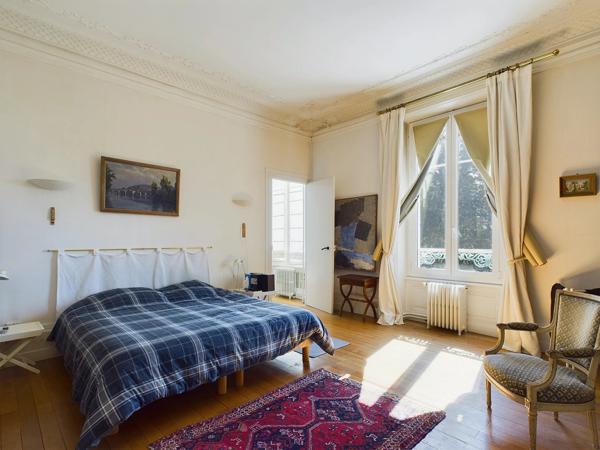 Maison de Centre Ville avec parc