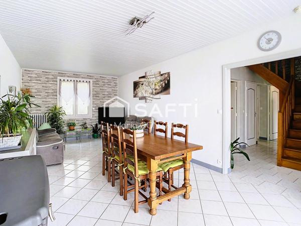 Idéalement située , à proximité des collèges