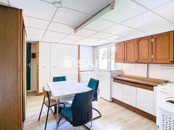 Idéalement située , à proximité des collèges