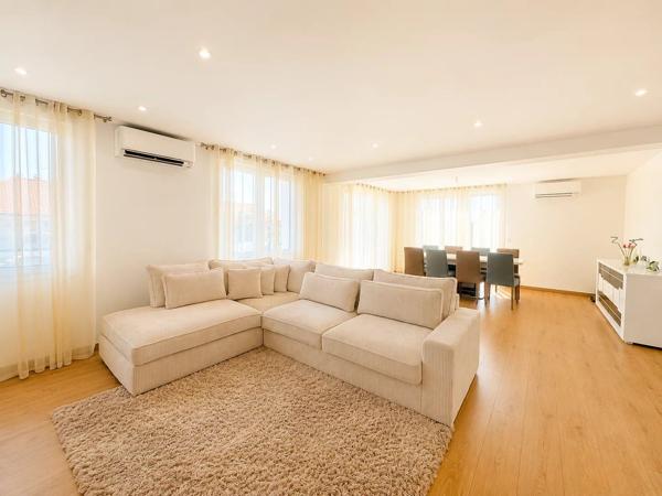 Vente                                                      Maison
                        
                     5 pièces                      122 m2                     à Tournan-en-Brie