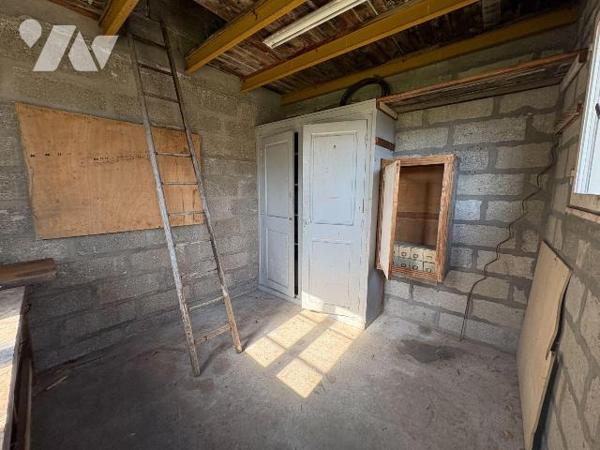 Vallée de la Bresle, 

Jolie maison avec jardin bordé par la rivière, comprenant:
Au rez-de-...