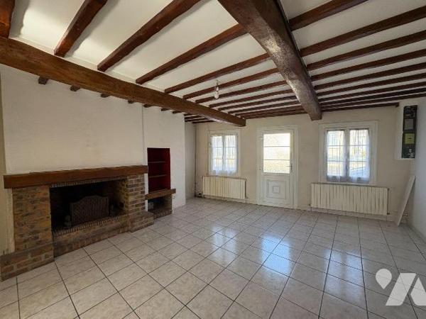 Vallée de la Bresle, 

Jolie maison avec jardin bordé par la rivière, comprenant:
Au rez-de-...